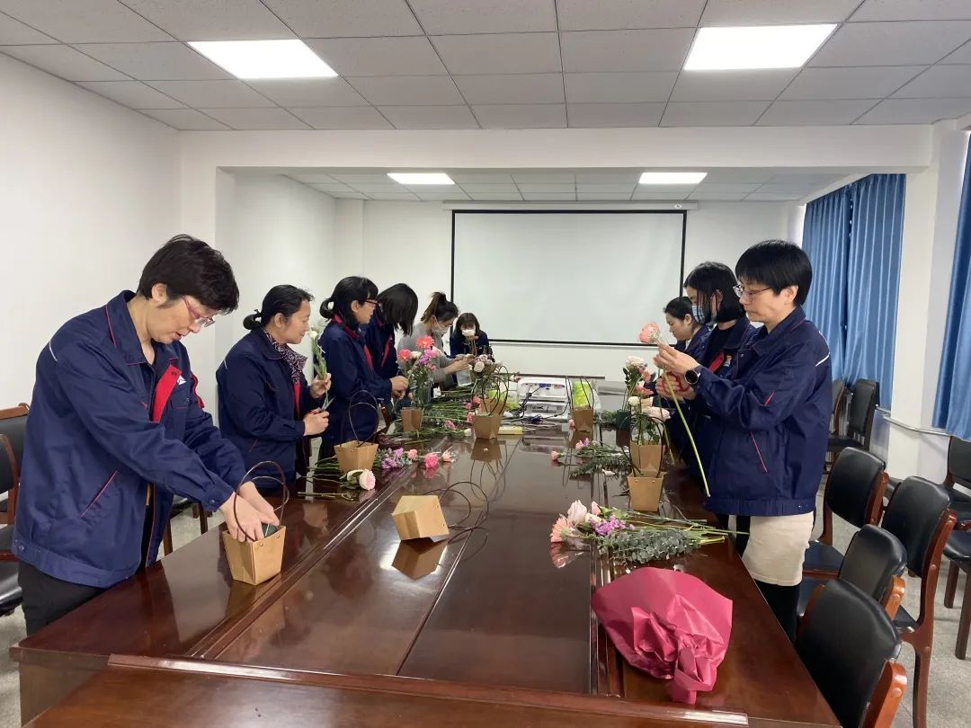 公司工会委员会组织“三八”节插花才艺运动-洛阳轴承