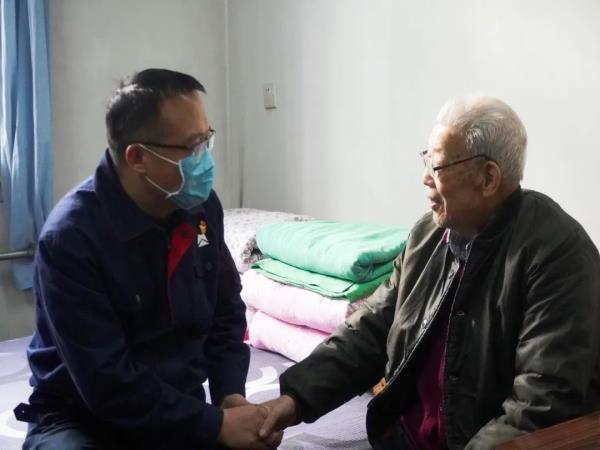 岁寒情暖 轴研所向导班子走访慰问离退休老干部-洛阳轴承