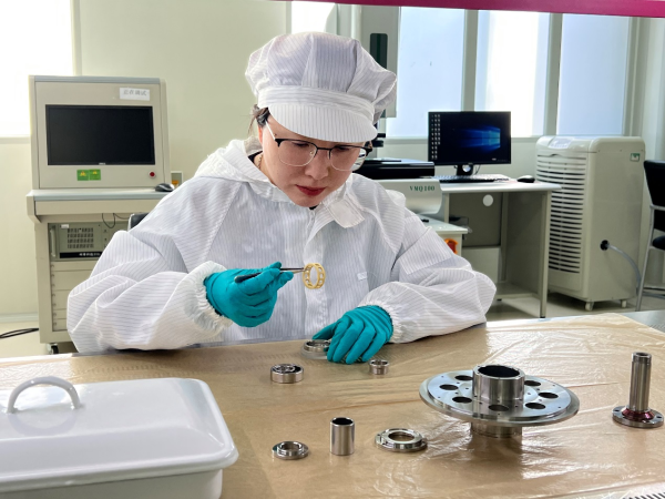 模范在身边 | “国机集团巾帼尖兵”赵雁：科技自强巾帼显功-洛阳轴承